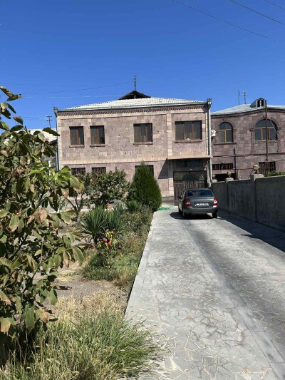 Կոդ AE-6540  Վաճառվում է առանձնատուն