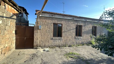 Կոդ AA-3735  Վաճառվում է առանձնատուն