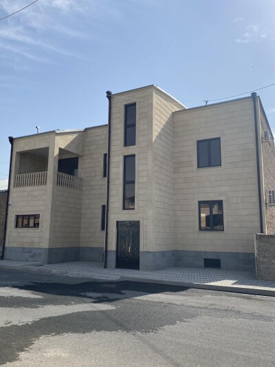 Կոդ AE-2737 Վաճառվում է  նորակառույց առանձնատուն