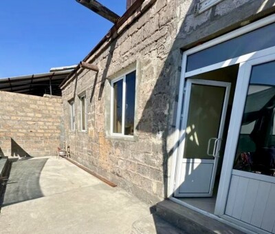 Կոդ  AS-1558   Վաճառվում է առանձնատուն