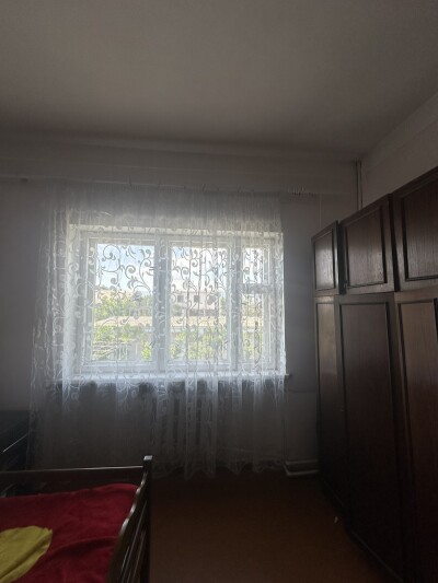 Կոդ AE-5701  Վաճառվում է երկհարկանի առանձնատուն