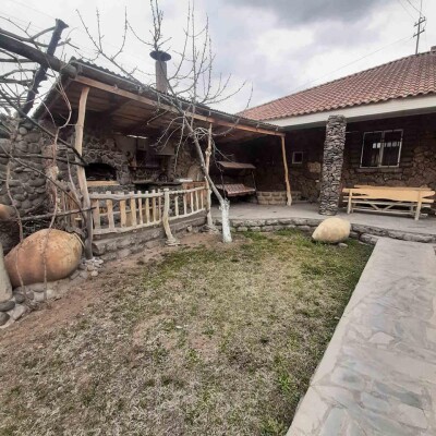 Կոդ AS-5601  Վաճառվում է  նորակառույց առանձնատուն + ՀՅՈՒՐԱՏՈՒՆ