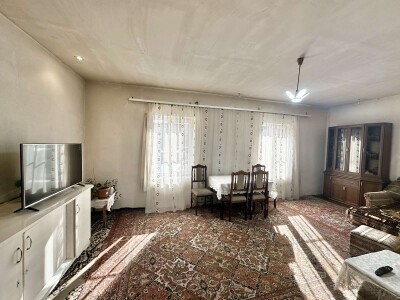 Կոդ AS-5352  Վաճառվում է առանձնատուն Էջմիածնում