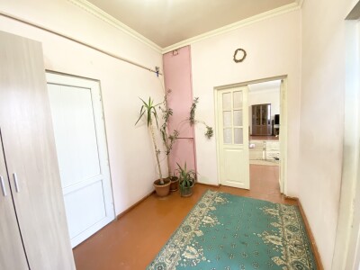 Կոդ  AS-3553   Վաճառվում է առանձնատուն