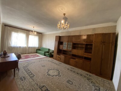 Կոդ  AA-1558   Վաճառվում է առանձնատուն