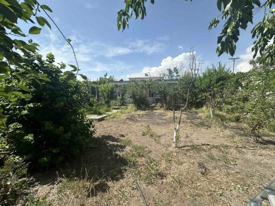 Կոդ AE-5701  Վաճառվում է երկհարկանի առանձնատուն