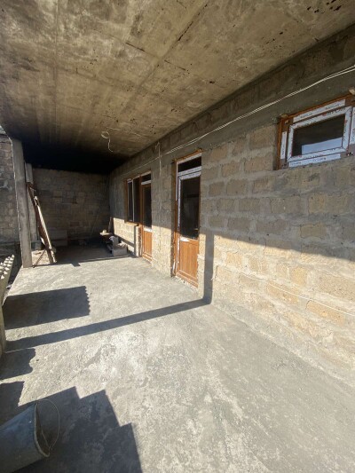 Կոդ AE-2282  Վաճառվում է  առանձնատուն