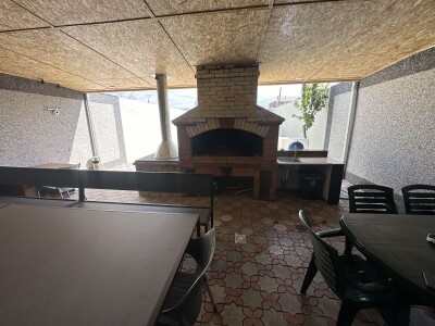 Code KA-8846. A functioning business is for sale.