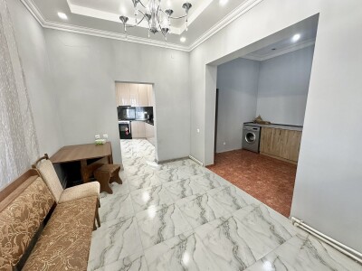 Կոդ AS-1033   Վաճառվում է երկհարկանի առանձնատուն