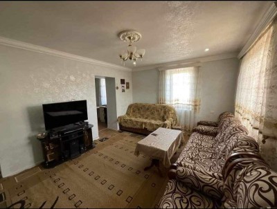 Կոդ AS-0098  Վաճառվում է առանձնատուն