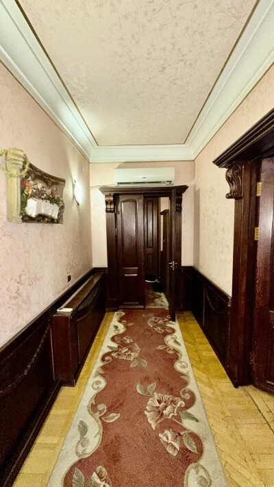 Կոդ AA-3535  Վաճառվում է երկհարկանի առանձնատուն