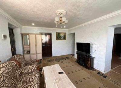 Կոդ AS-0098  Վաճառվում է առանձնատուն