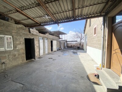 Կոդ  AS-3553   Վաճառվում է առանձնատուն