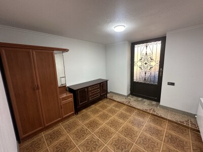 Code KA-8846. A functioning business is for sale.