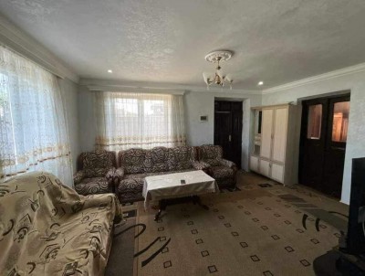 Կոդ AS-0098  Վաճառվում է առանձնատուն