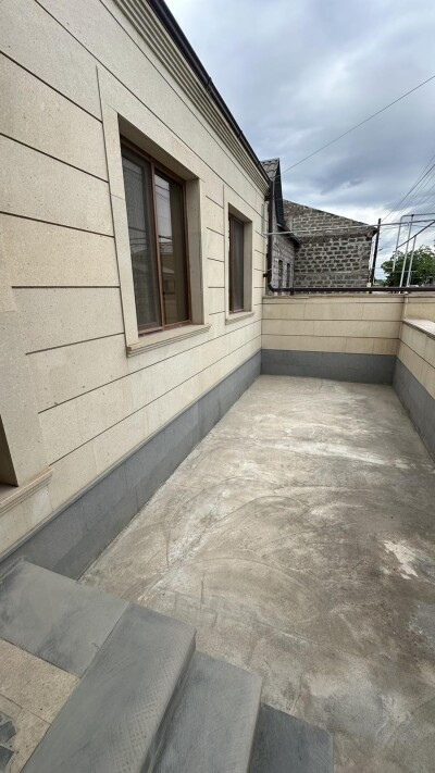 Կոդ AA-0143 Վաճառվում է նորակառույց առանձնատուն