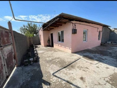 Կոդ AS-0098  Վաճառվում է առանձնատուն