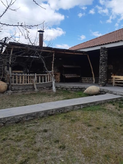 Կոդ AS-5601  Վաճառվում է  նորակառույց առանձնատուն + ՀՅՈՒՐԱՏՈՒՆ