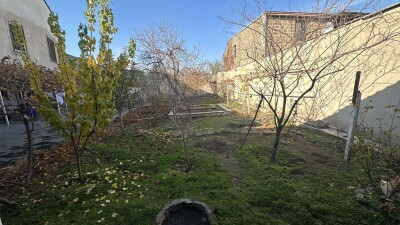 Կոդ AA-8822   Վաճառվում է երկհարկանի առանձնատուն