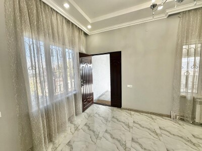 Կոդ AS-1033   Վաճառվում է երկհարկանի առանձնատուն