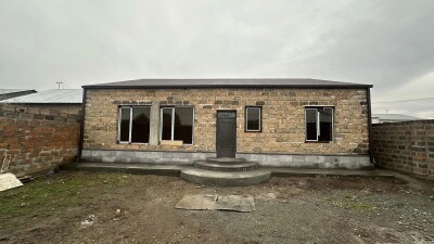 Կոդ AA-9455   Վաճառվում է կիսակառույց առանձնատուն