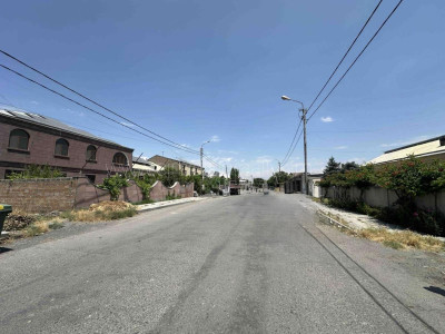 Code KA-4346. Commercial property for sale.