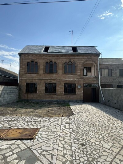 Կոդ AA-0545 Վաճառվում է  առանձնատուն