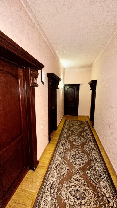 Կոդ AA-3535  Վաճառվում է երկհարկանի առանձնատուն