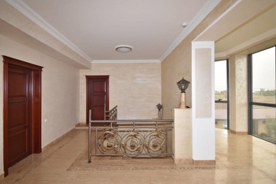 Code AA-1454. House for sale.