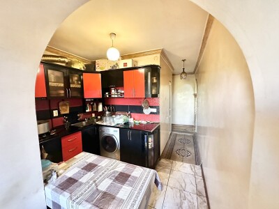 Կոդ BS-4082  Վաճառվում է բնակարան