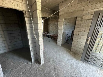 Կոդ AS-7782  Վաճառվում է երկհարկանի նորակառույց առանձնատուն