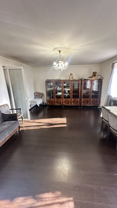 Կոդ AA-8822   Վաճառվում է երկհարկանի առանձնատուն