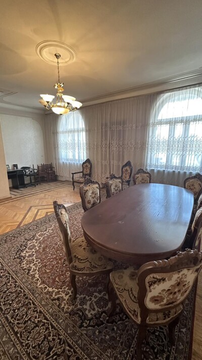 Կոդ AA-6066  Վաճառվում է առանձնատուն