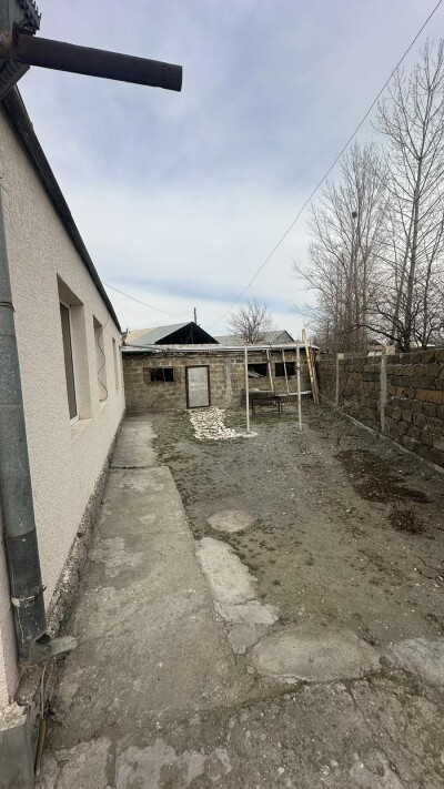 Կոդ AA-0738  Վաճառվում է առանձնատուն