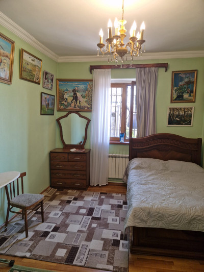 Code AA-0628. House for sale.