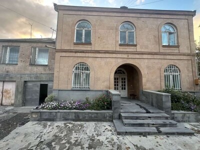 Կոդ AA-8402  Վաճառվում է առանձնատուն