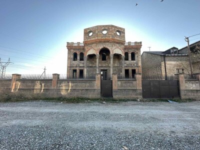 Կոդ AE-0700   Վաճառվում է առանձնատուն