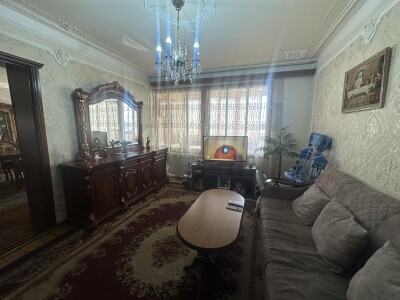 Կոդ BS-6122  Վաճառվում է բնակարան