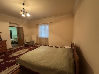 Կոդ AE-0053   Վաճառվում է առանձնատուն