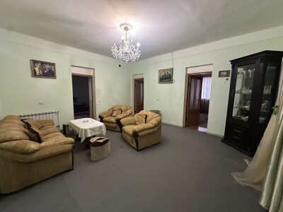 Կոդ AE-0053   Վաճառվում է առանձնատուն