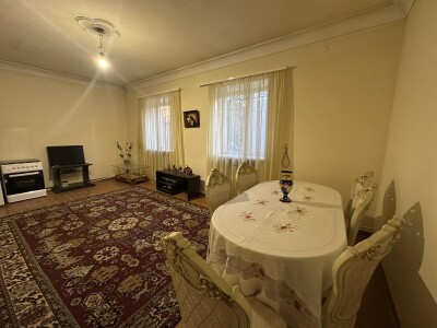 Կոդ AE-0053   Վաճառվում է առանձնատուն