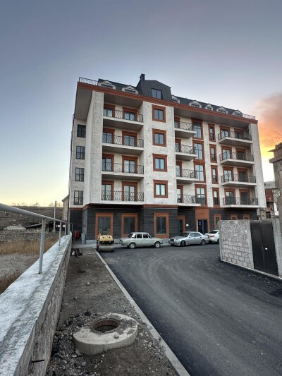 Կոդ BA-3222  Վաճառվում է բնակարան