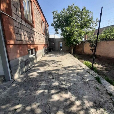 Կոդ AE-7717 Վաճառվում է առանձնատուն