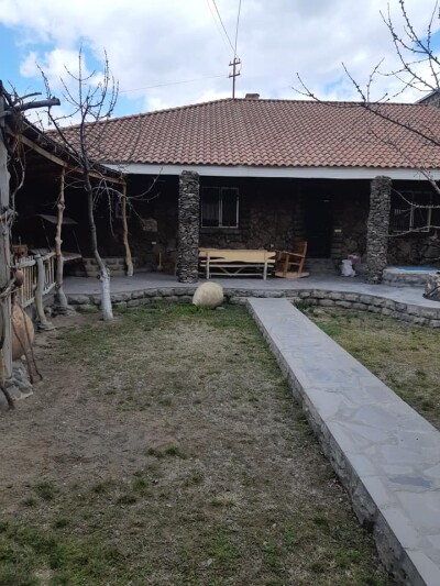 Կոդ AS-5601  Վաճառվում է  նորակառույց առանձնատուն + ՀՅՈՒՐԱՏՈՒՆ