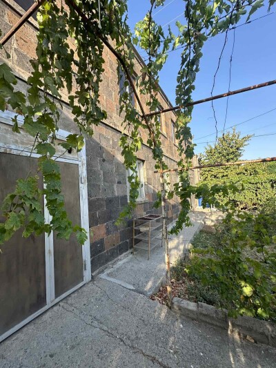 Կոդ AA-8881  Վաճառվում է առանձնատուն