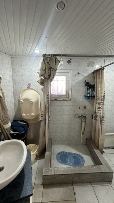 Կոդ AA-8822   Վաճառվում է երկհարկանի առանձնատուն