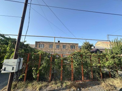 Կոդ AA-8881  Վաճառվում է առանձնատուն