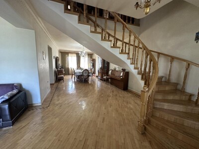 Կոդ AE-6540  Վաճառվում է առանձնատուն