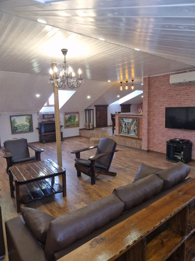 Code AA-0628. House for sale.