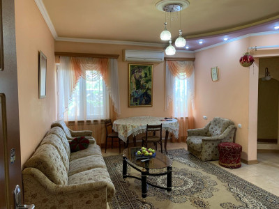 Code AA-0301. House for sale.